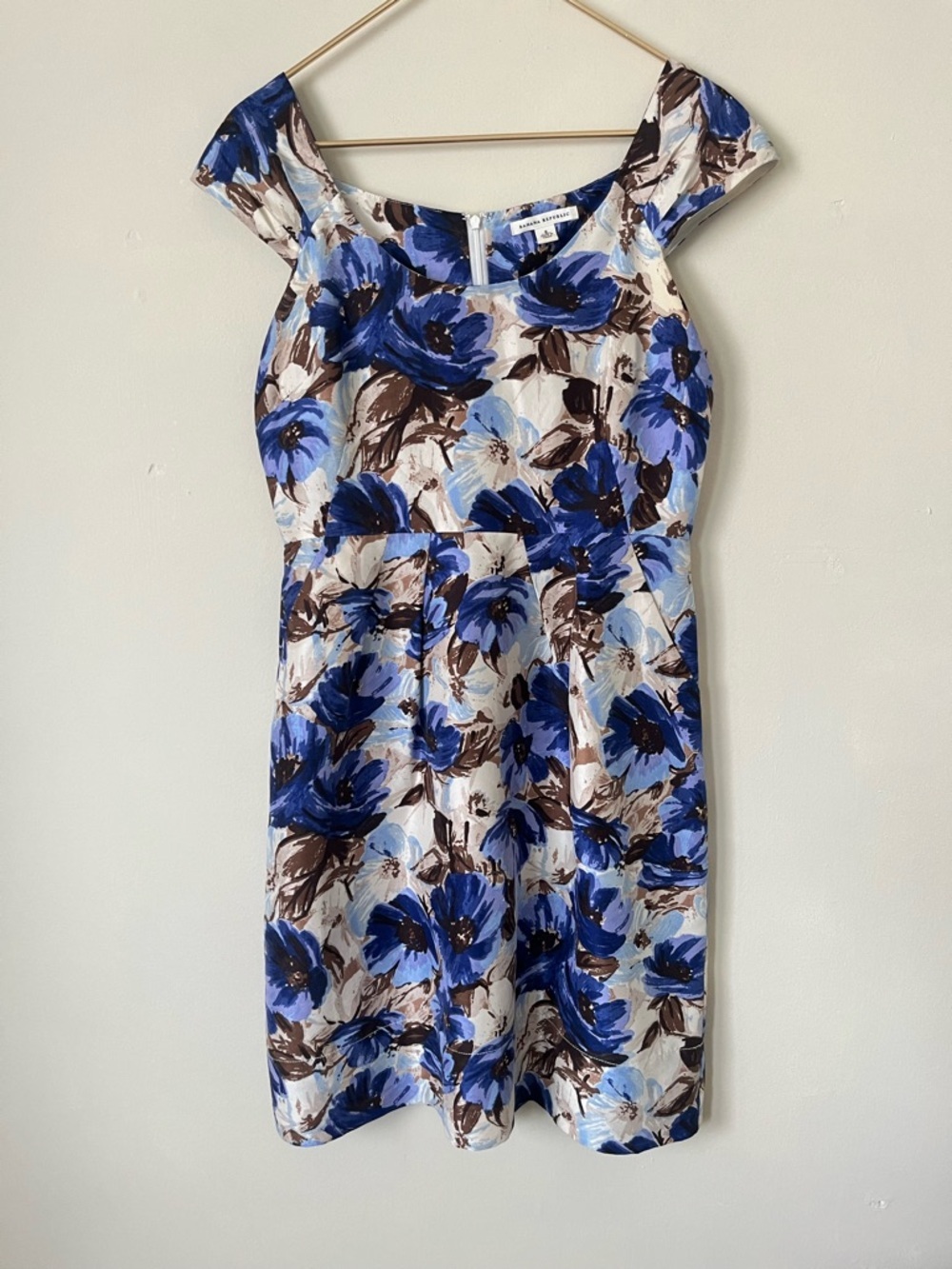 Banana‎ Republic 100% Silk Blue Floral modest Spring Cap-Sleeve Dress size 6